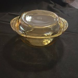 Vintage 2 quart Dynaware Pyr-O-Rey yellow glass casserole dish (Mexico)